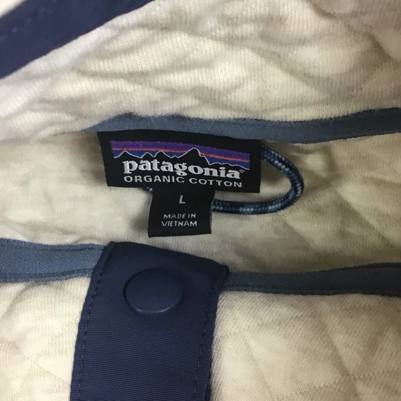 Patagonia® Worn Wear W's Organic Cotton Quilt Snap-T Pullover
Birch White & Navy - Picture 8 of 9